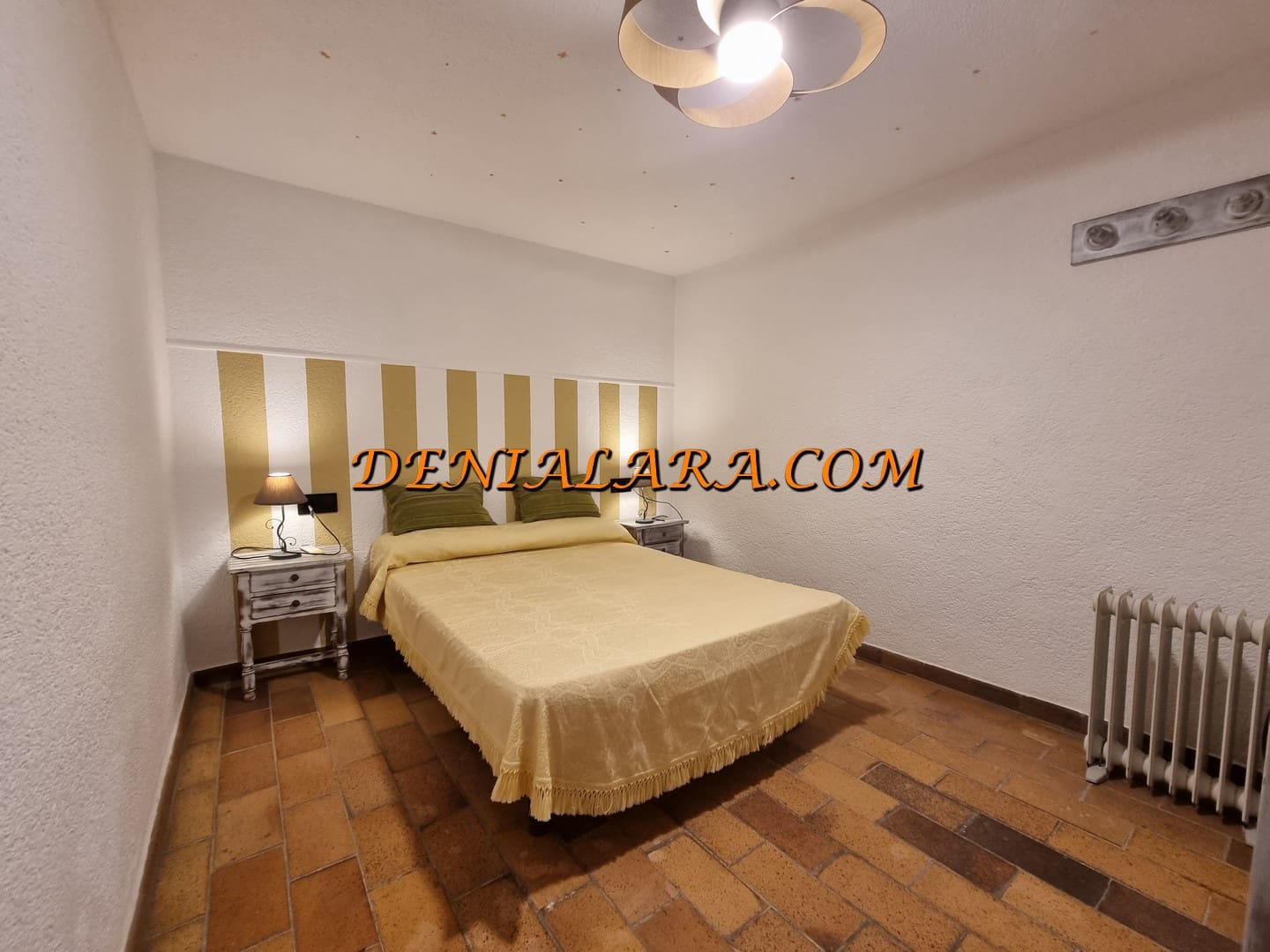 Villa/Maison de 3 chambres à louer à Denia - 1 300 € (Ref: 9566648)