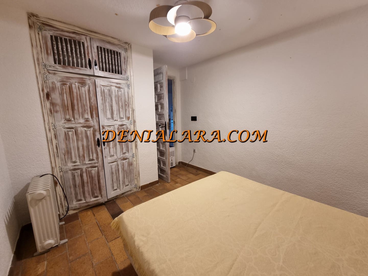 Villa/Maison de 3 chambres à louer à Denia - 1 300 € (Ref: 9566648)