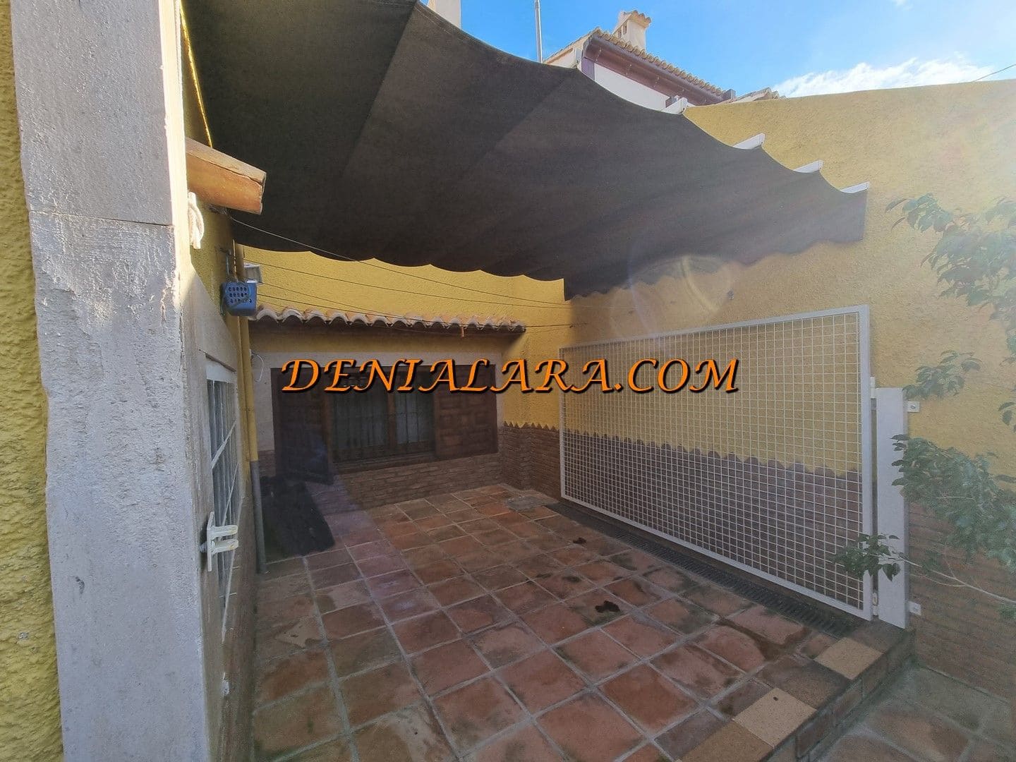 Villa/Maison de 3 chambres à louer à Denia - 1 300 € (Ref: 9566648)