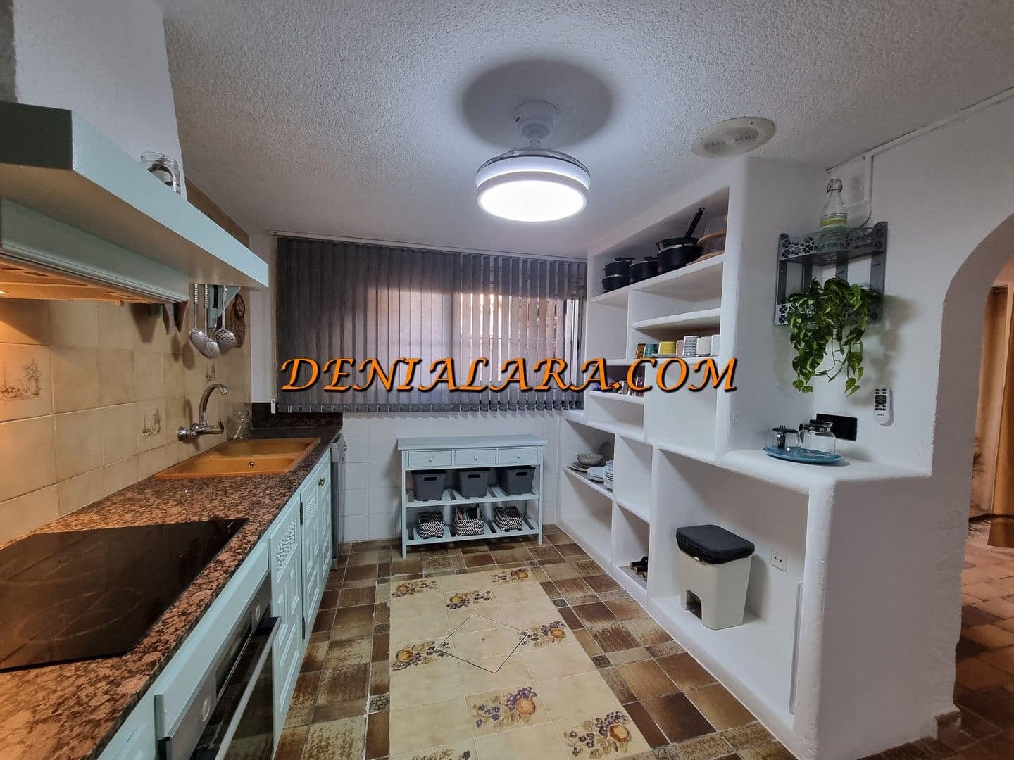 Villa/Maison de 3 chambres à louer à Denia - 1 300 € (Ref: 9566648)