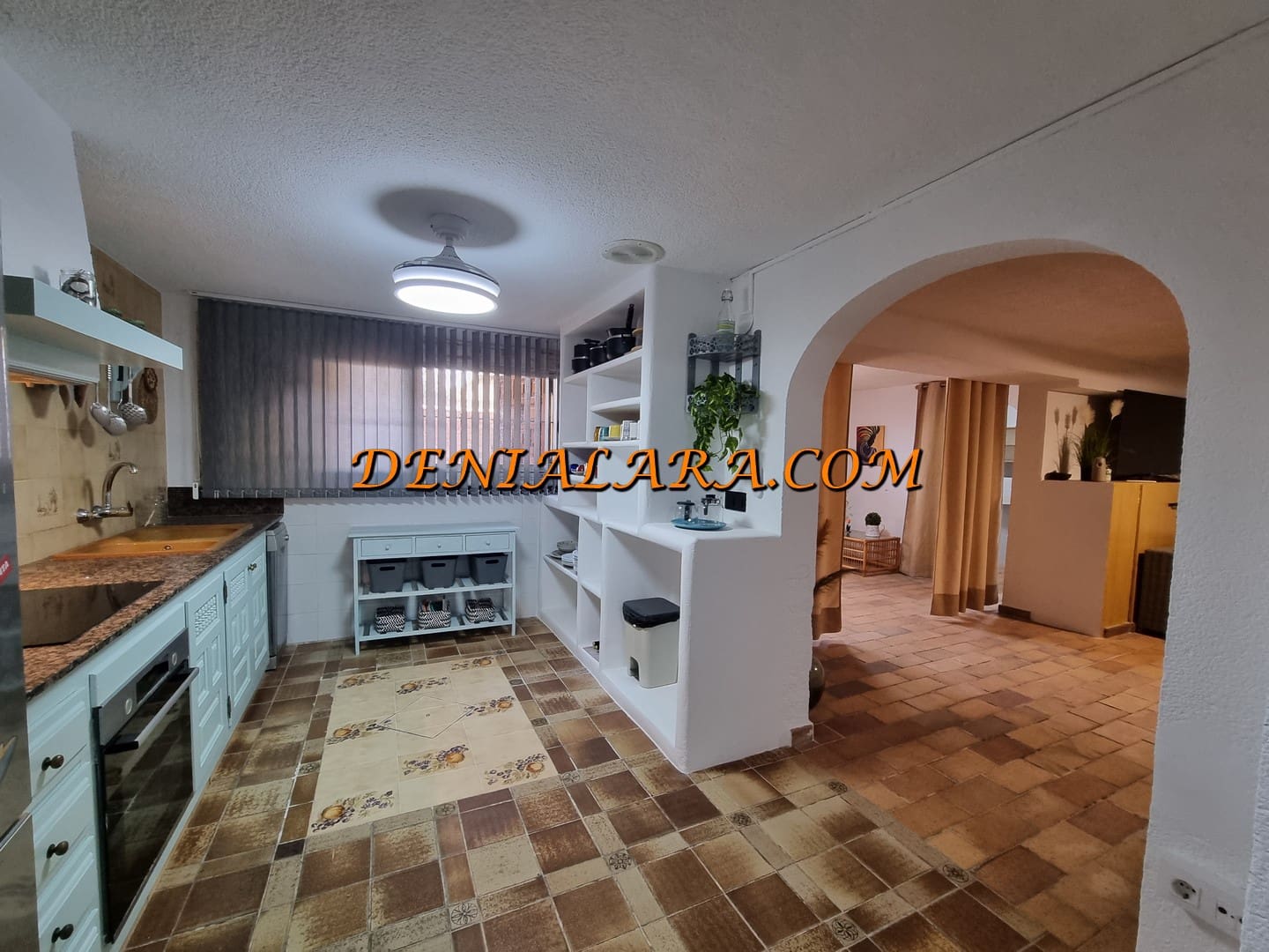 Villa/Maison de 3 chambres à louer à Denia - 1 300 € (Ref: 9566648)