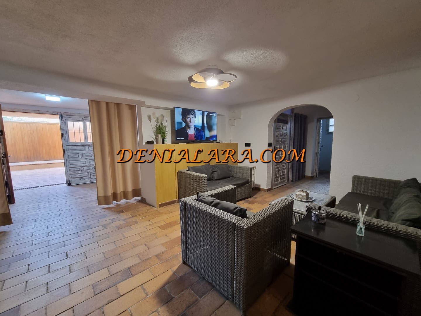 Villa/Maison de 3 chambres à louer à Denia - 1 300 € (Ref: 9566648)