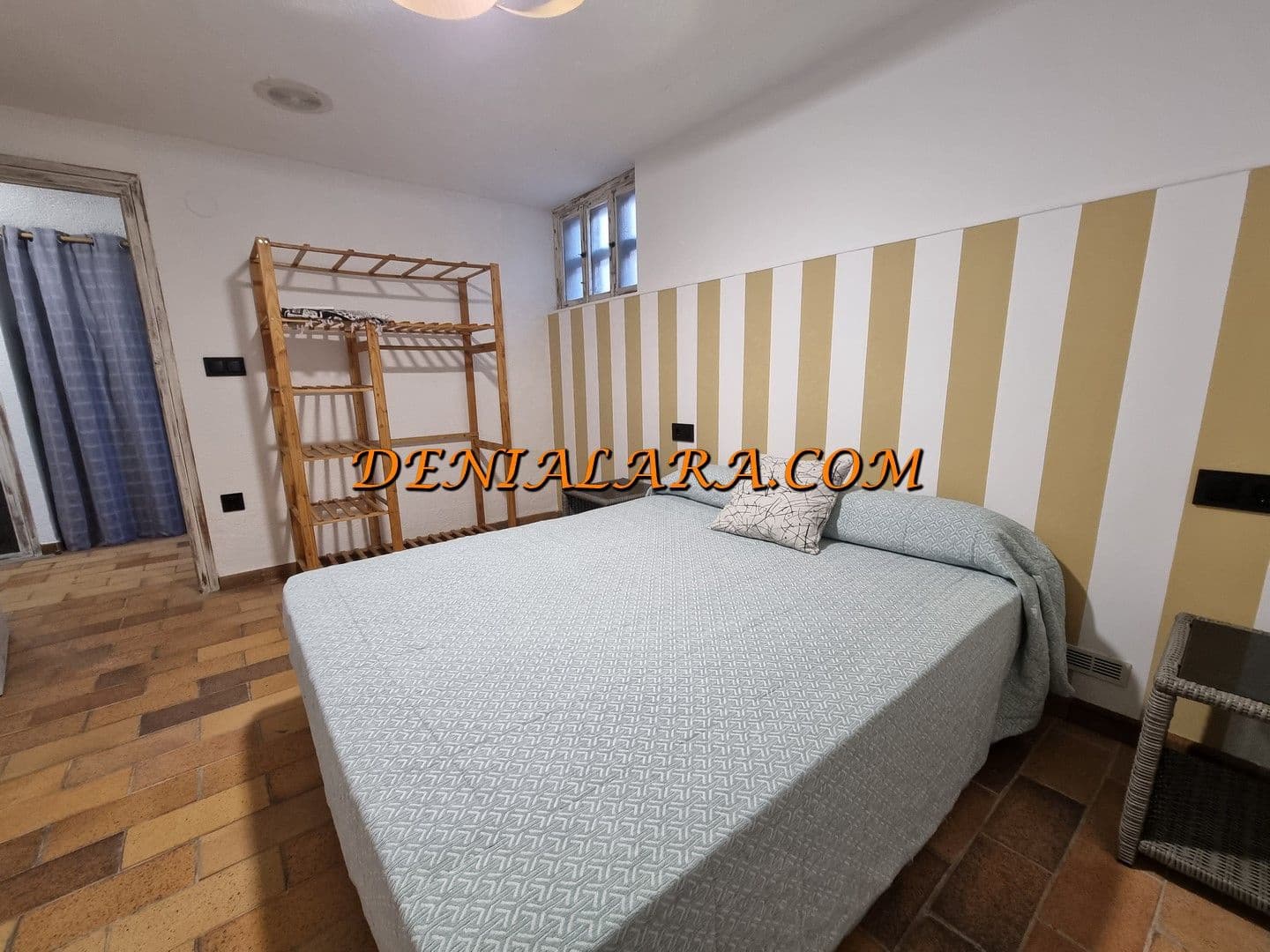 Villa/Maison de 3 chambres à louer à Denia - 1 300 € (Ref: 9566648)