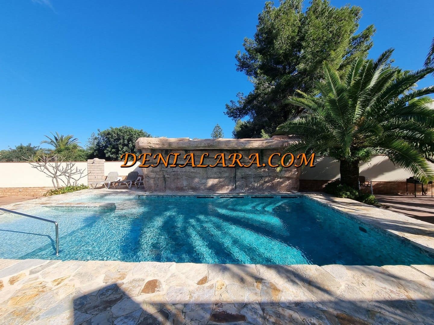 2 soveværelse Villa til salg i Denia med swimmingpool garage - € 750.000 (Ref: 9603389)