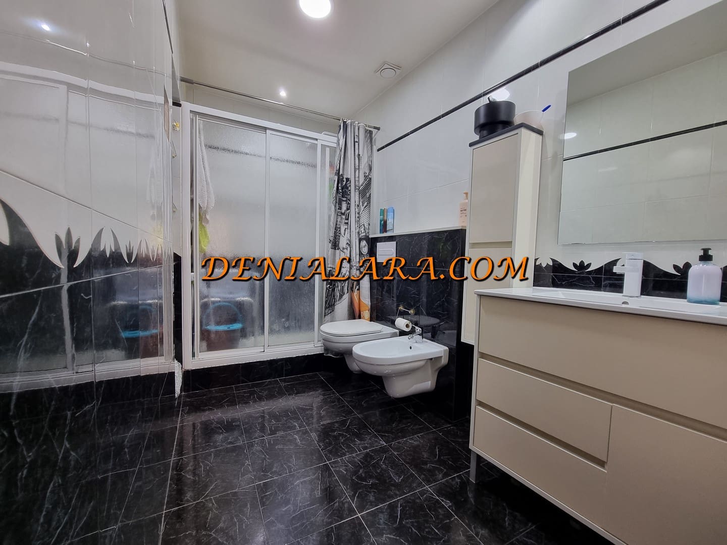 Piso de 3 habitaciones en Dénia en venta - 220.000 € (Ref: 9632837)