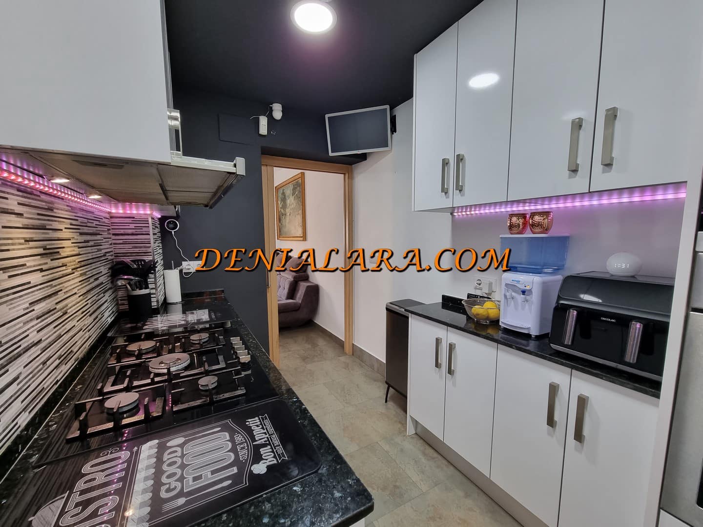 Piso de 3 habitaciones en Dénia en venta - 220.000 € (Ref: 9632837)