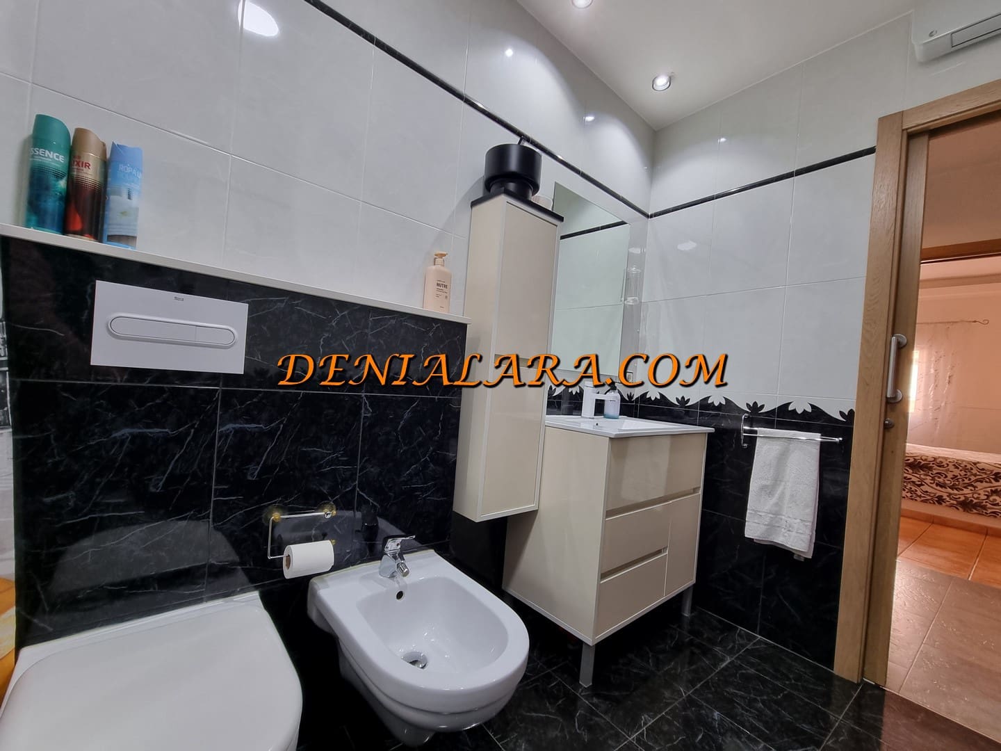 Piso de 3 habitaciones en Dénia en venta - 220.000 € (Ref: 9632837)