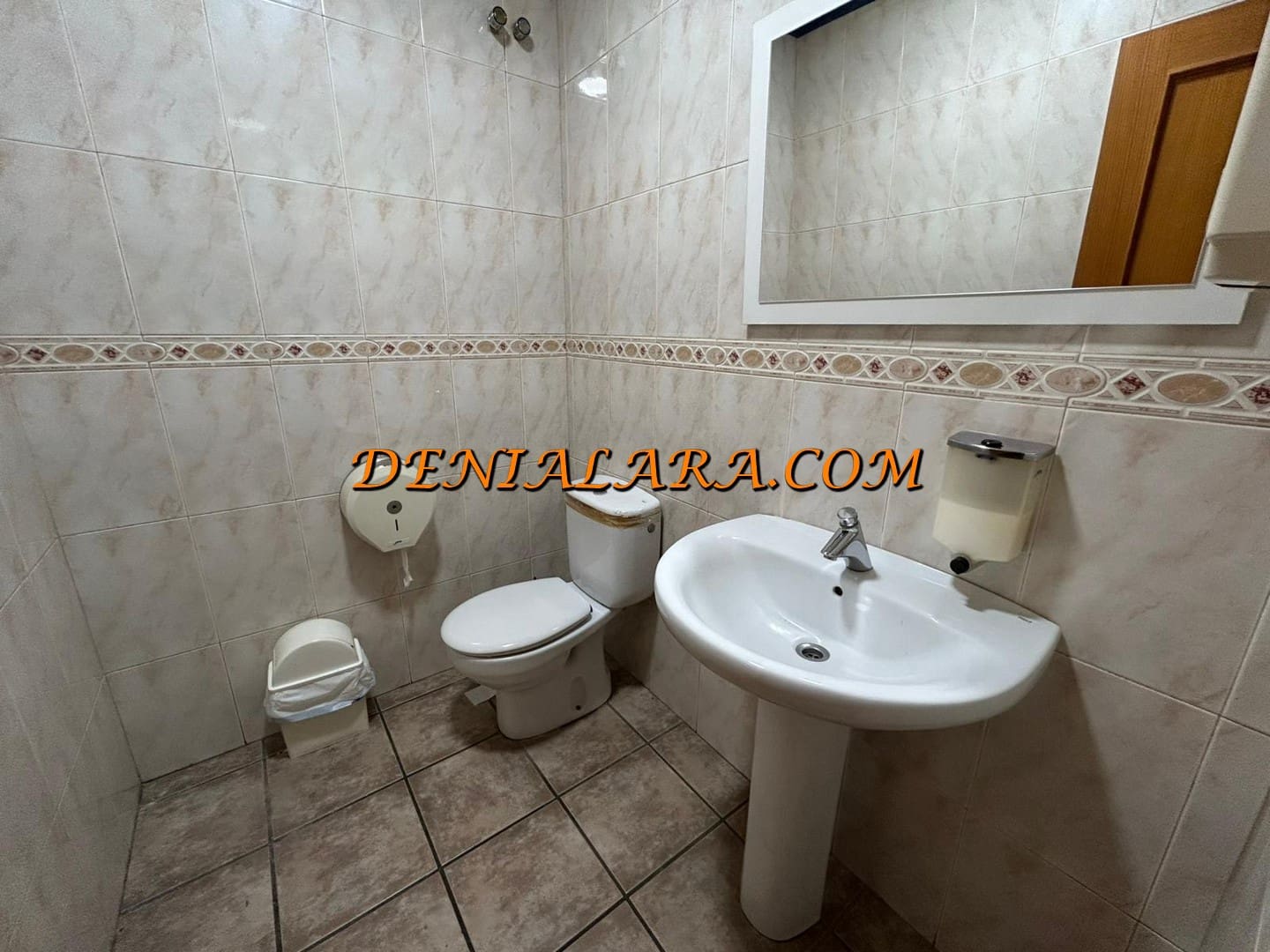 Comercial para venda em Denia - 137 000 € (Ref: 9646445)