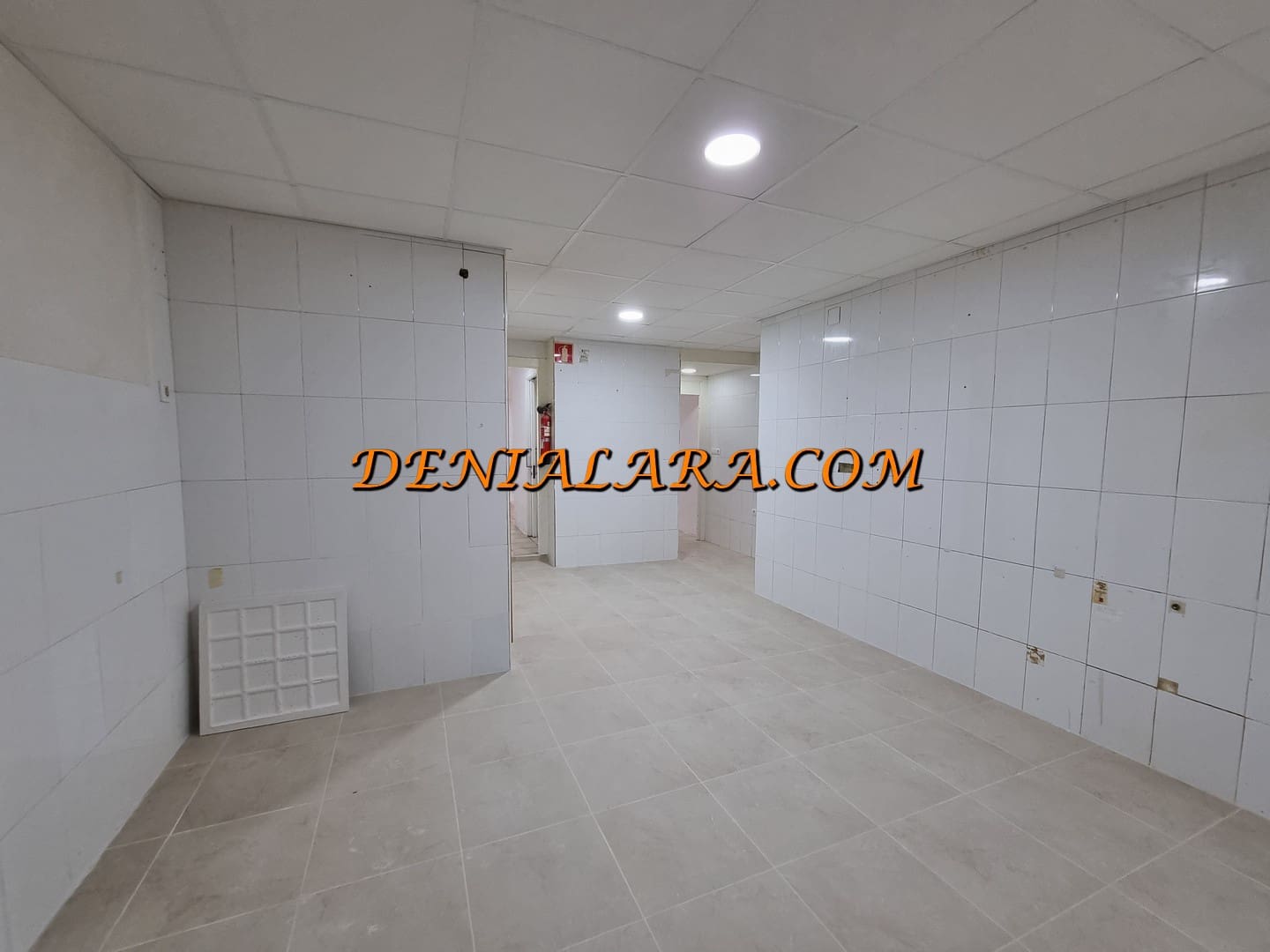 Gewerbe zu vermieten in Denia - 900 € (Ref: 9677918)