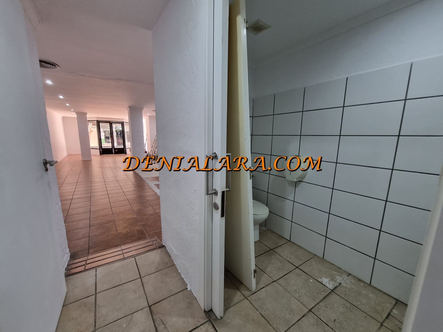 Gewerbe zu vermieten in Denia - 900 € (Ref: 9677918)