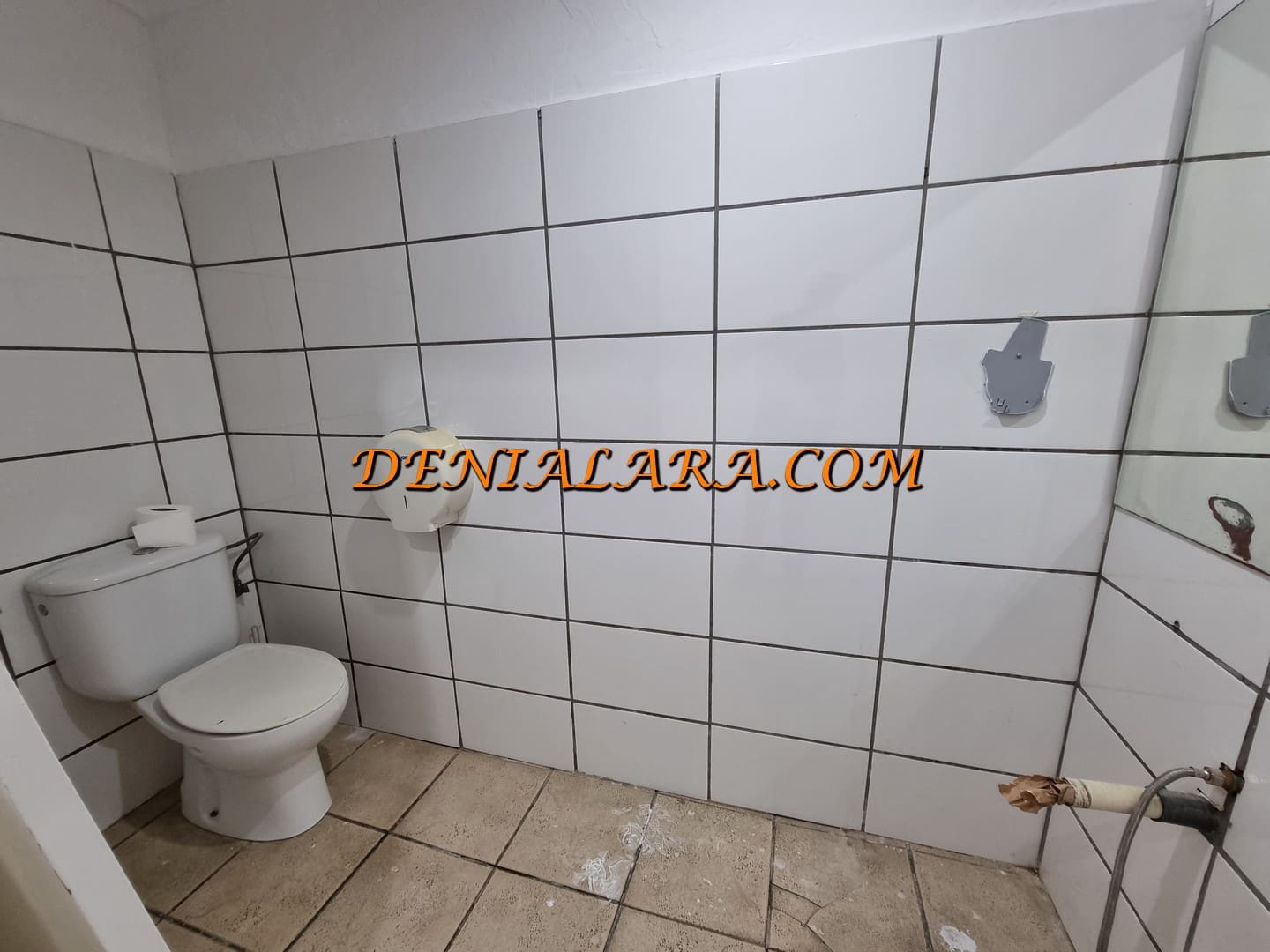Local Comercial en Dénia en venta - 204.999 € (Ref: 9677919)