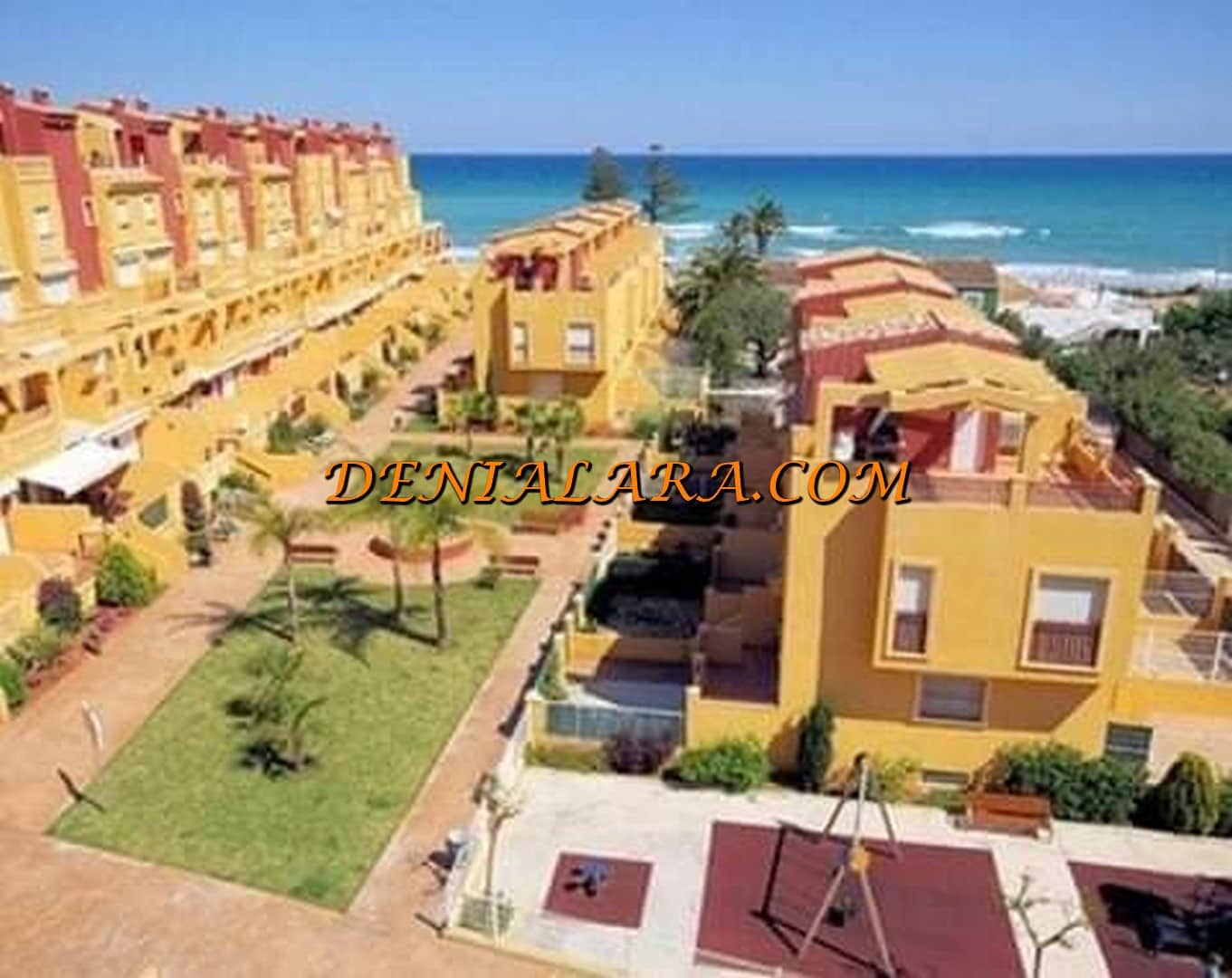 4 soveværelse Rækkehus til salg i Denia med garage - € 499.999 (Ref: 9699289)