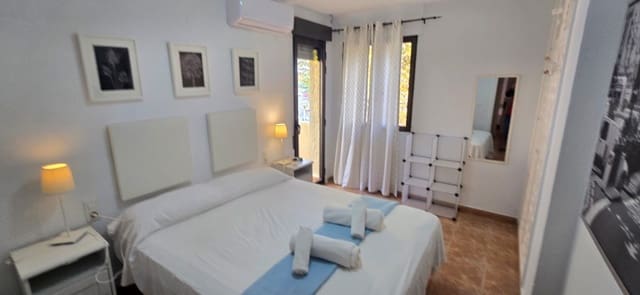 Appartement de 2 chambres à louer à Dénia avec piscine garage - 600 € (Ref: 9720345)