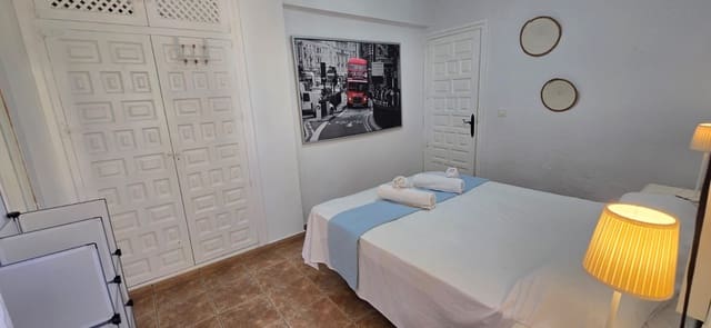 Appartement de 2 chambres à louer à Dénia avec piscine garage - 600 € (Ref: 9720345)