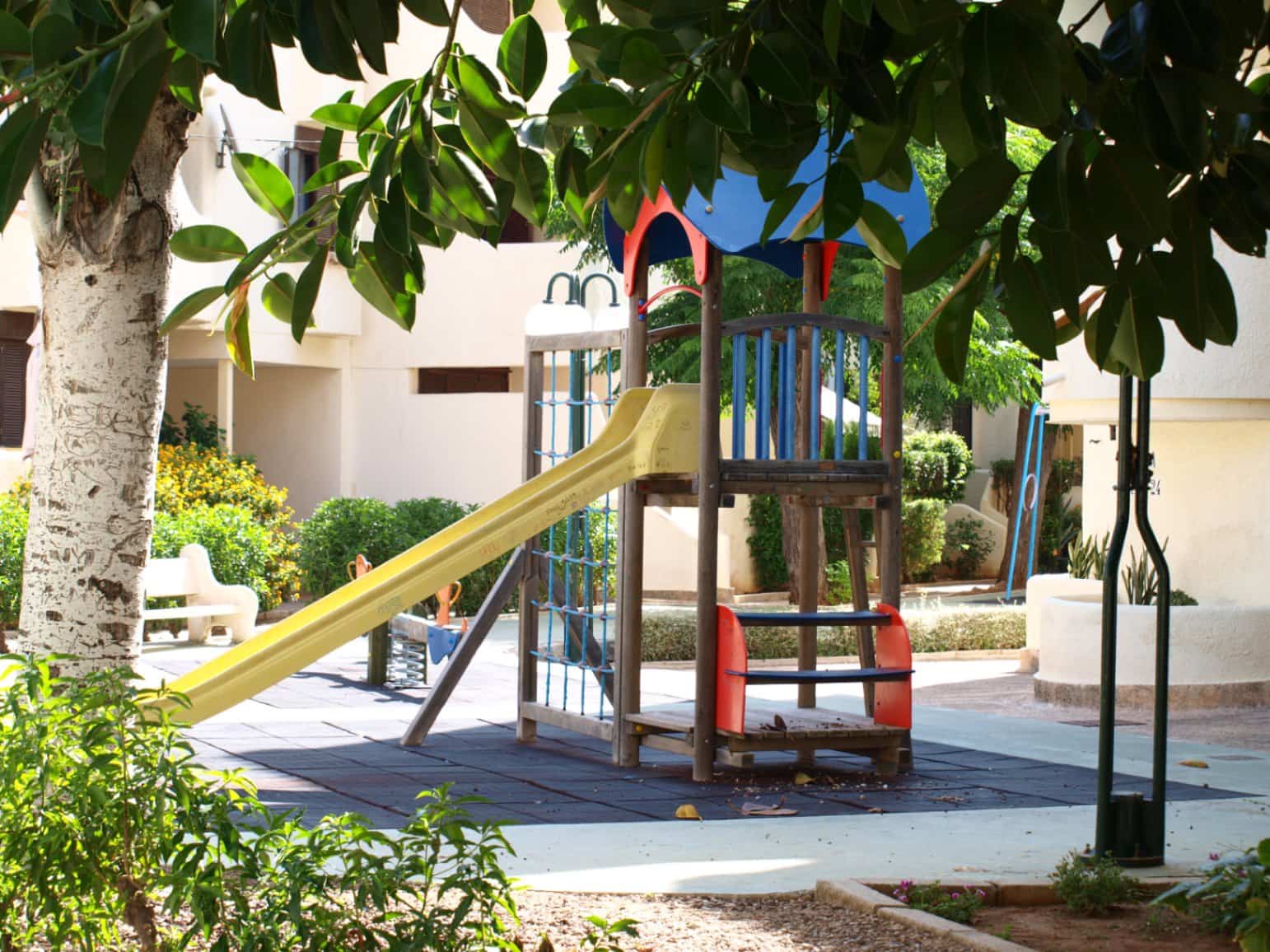 Appartement de 2 chambres à louer à Denia avec piscine garage - 600 € (Ref: 9720345)