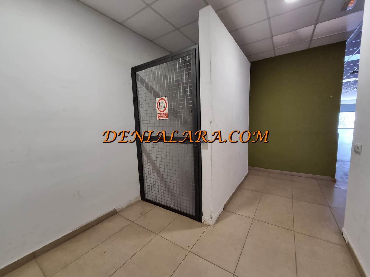 Commercial for rent in Denia - € 2,700 (Ref: 9737314)