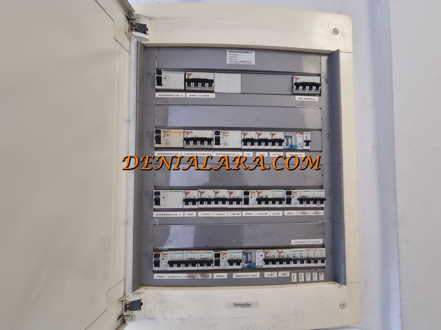 Commercial for rent in Denia - € 2,700 (Ref: 9737314)