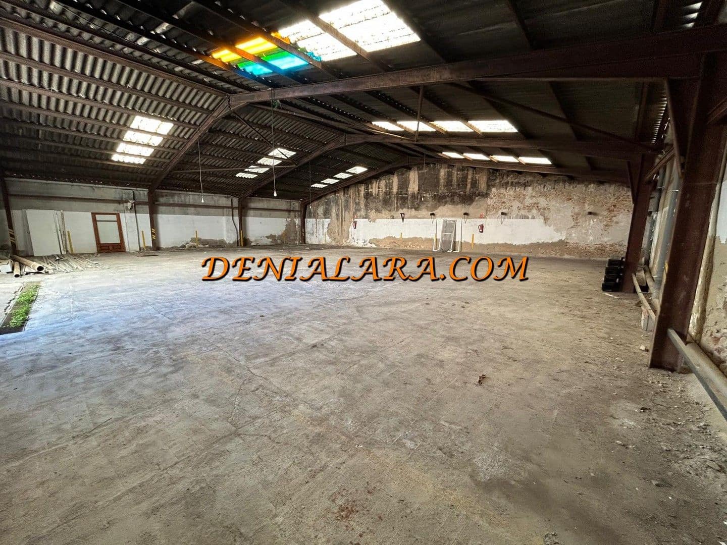 Commerciale da affittare in Denia con garage - 3.600 € (Rif: 9795541)