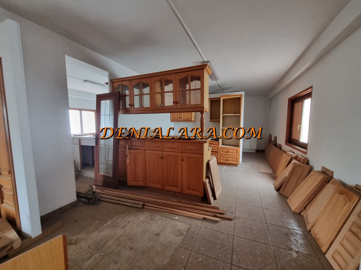 Komercyjne do wynajęcia w Pego - 900 € (Ref: 9798013)