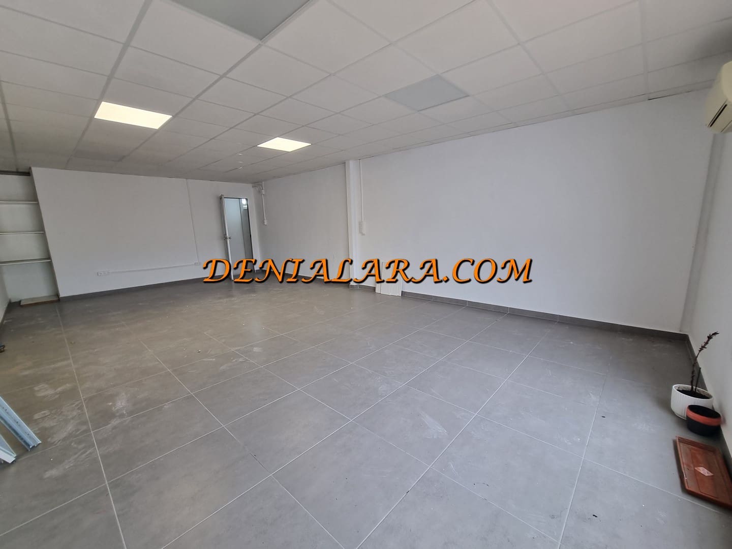 Kommersiell til leie i Ondara med garasje - € 1 800 (Ref: 9807211)