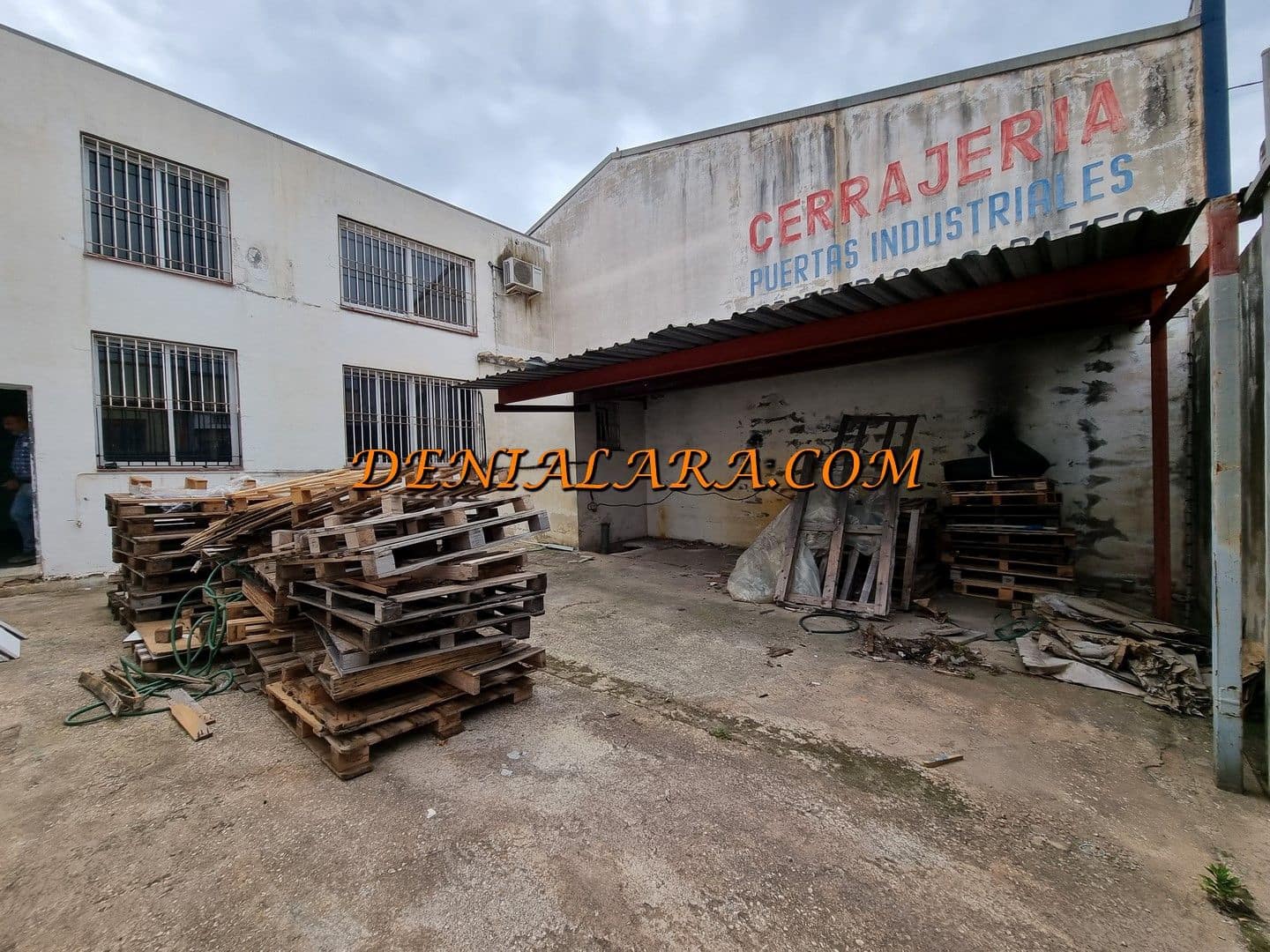 Kommersiell til leie i Ondara med garasje - € 1 800 (Ref: 9807211)