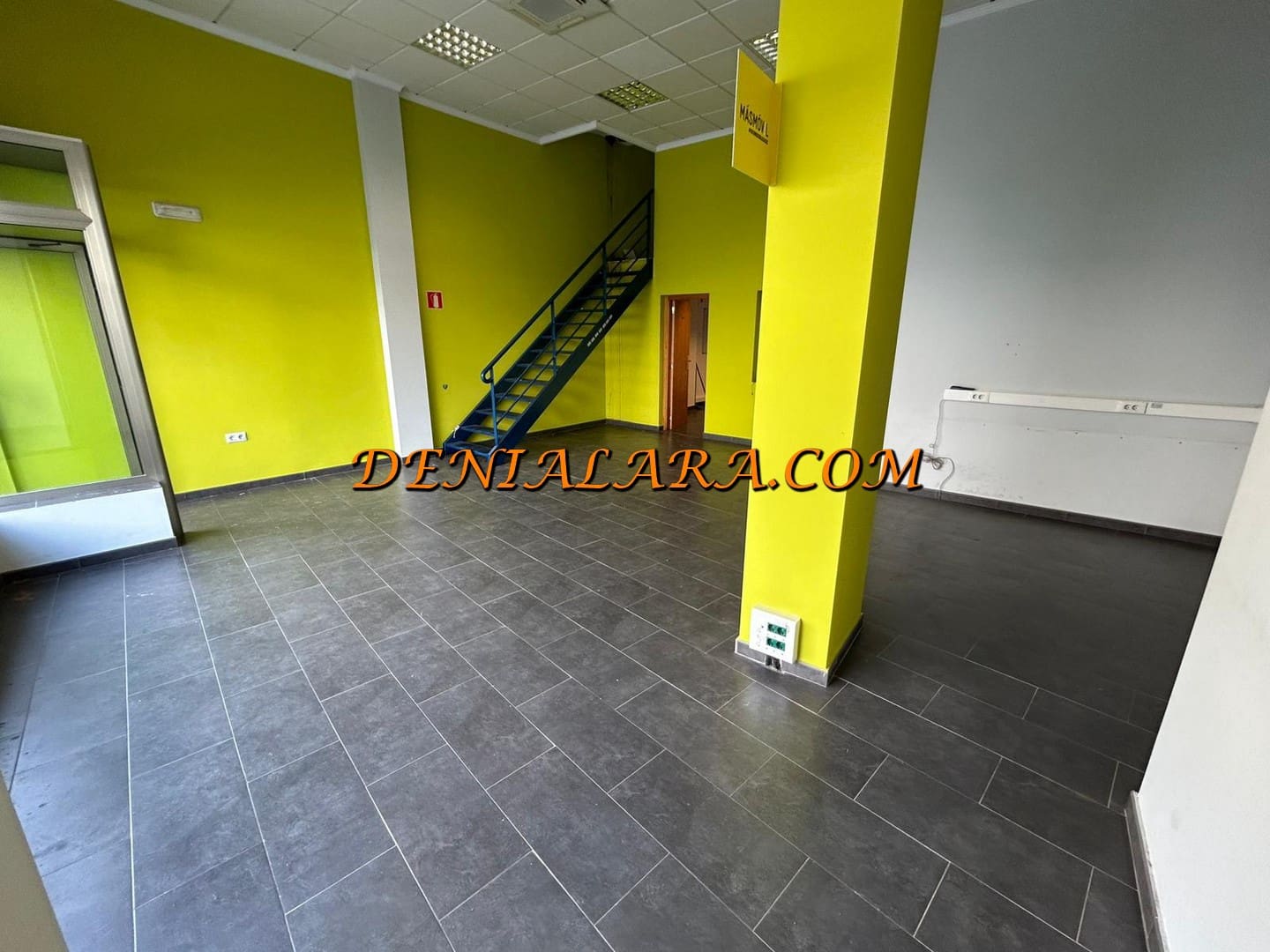 Kommersiell til leie i Denia - € 850 (Ref: 9821610)