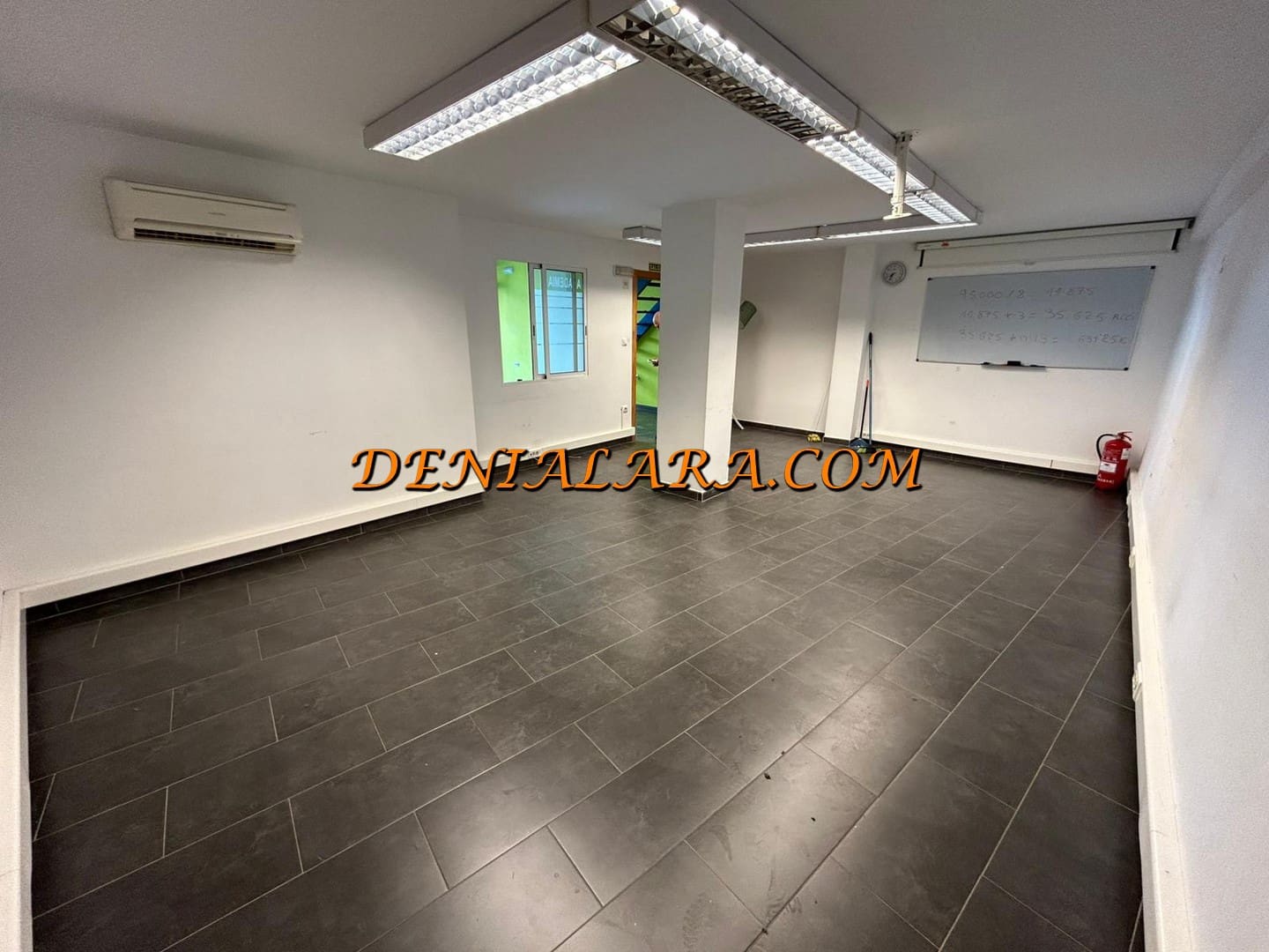 Kommersiell til leie i Denia - € 850 (Ref: 9821610)