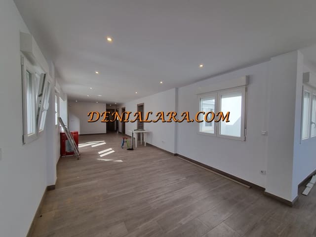 3 bedroom Flat for rent in Dénia - € 1,300 (Ref: 9834859)