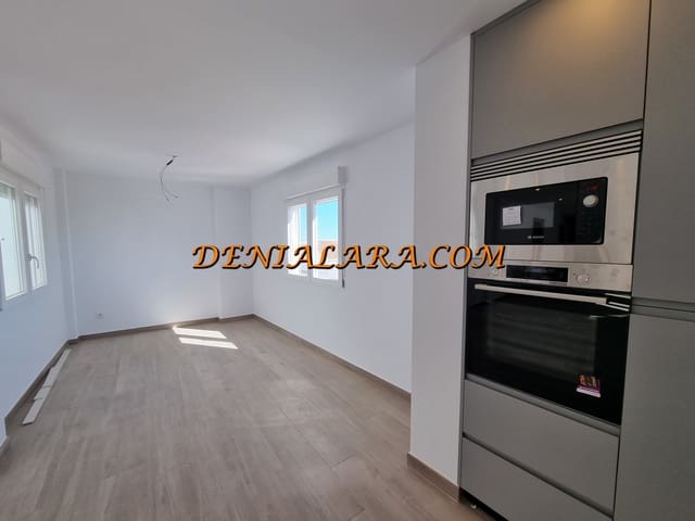 3 bedroom Flat for rent in Dénia - € 1,300 (Ref: 9834859)