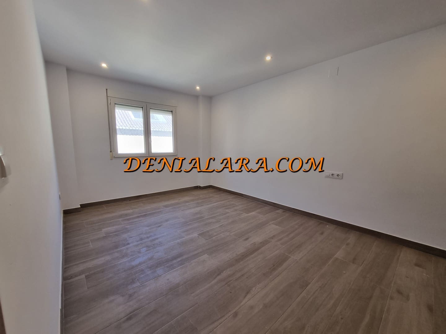 3 bedroom Flat for rent in Denia - € 1,300 (Ref: 9834859)