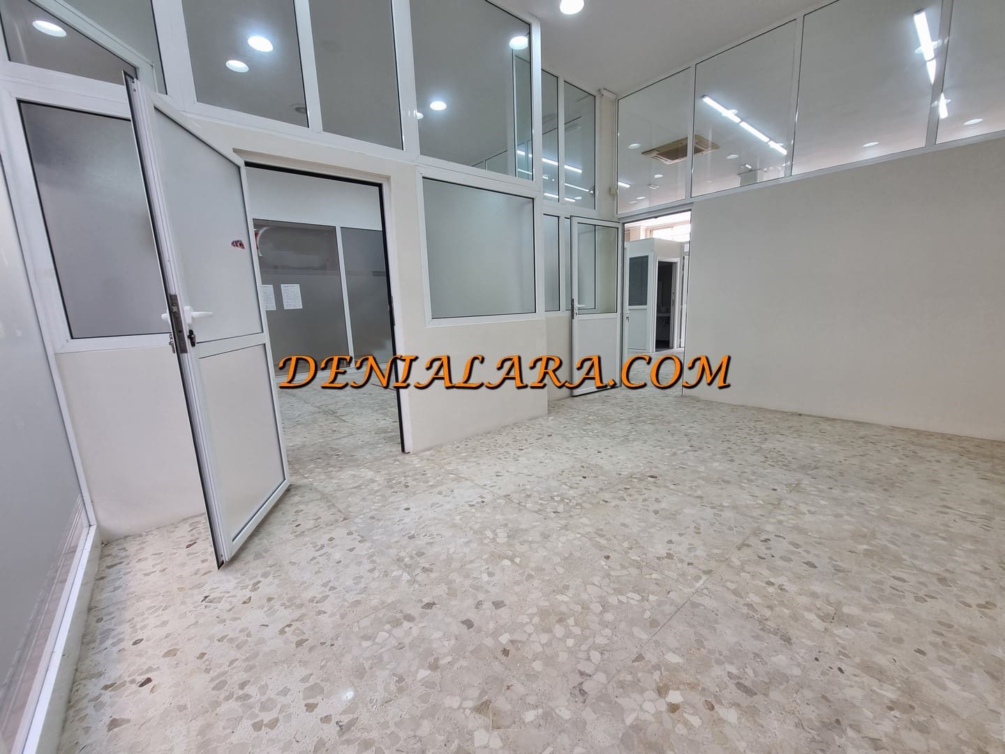 Kaupallinen vuokrattavana paikassa Denia - 1 300 € (Ref: 9841889)