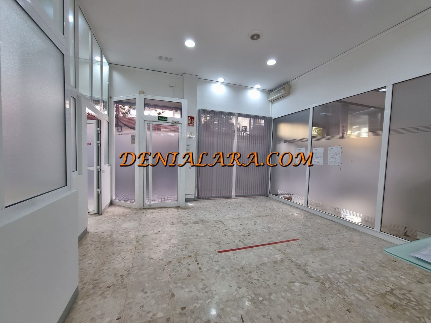 Kaupallinen vuokrattavana paikassa Denia - 1 300 € (Ref: 9841889)