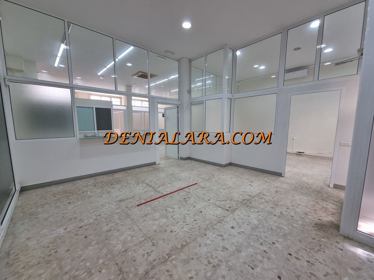 Kaupallinen vuokrattavana paikassa Denia - 1 300 € (Ref: 9841889)
