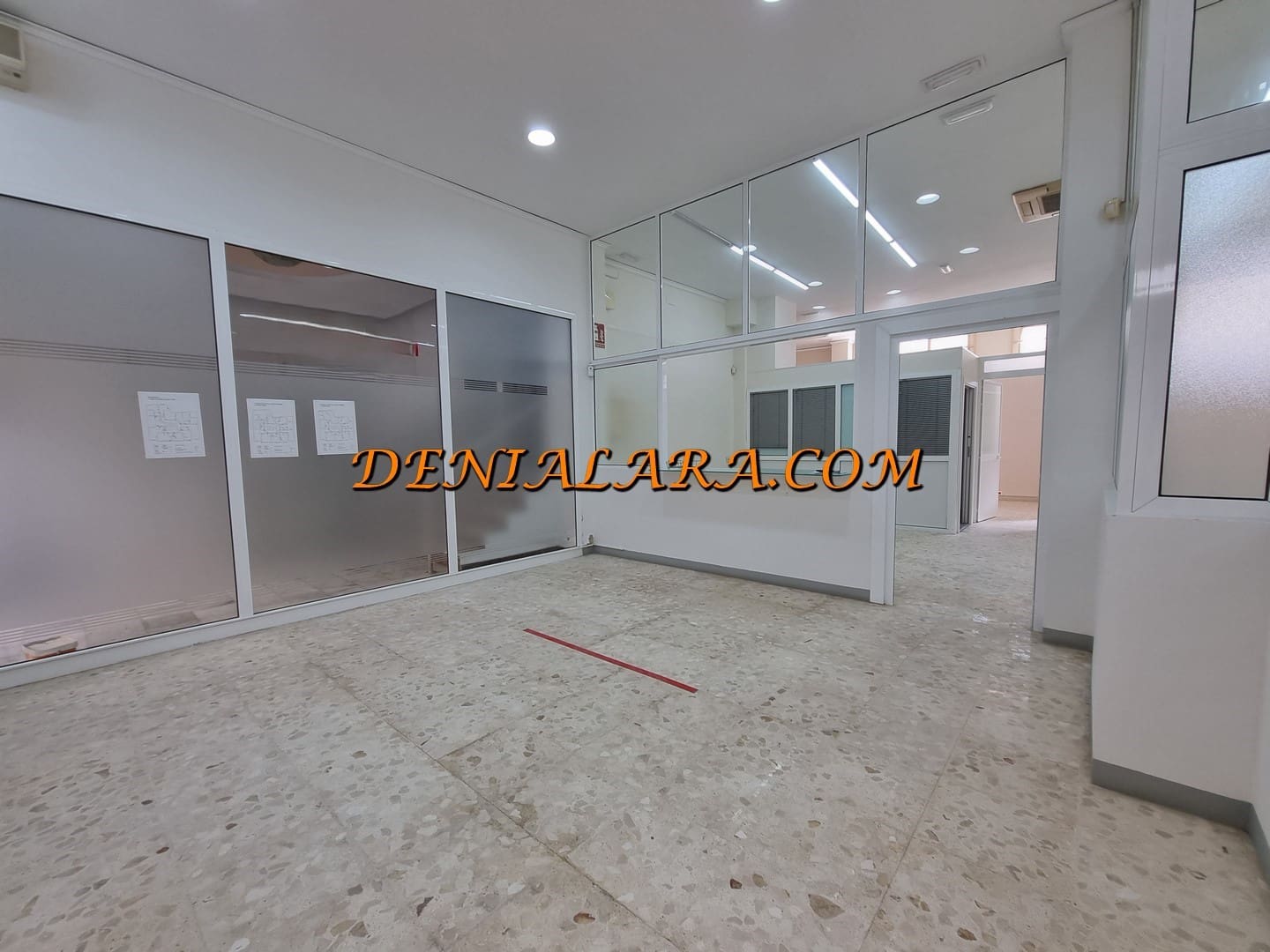 Kaupallinen vuokrattavana paikassa Denia - 1 300 € (Ref: 9841889)