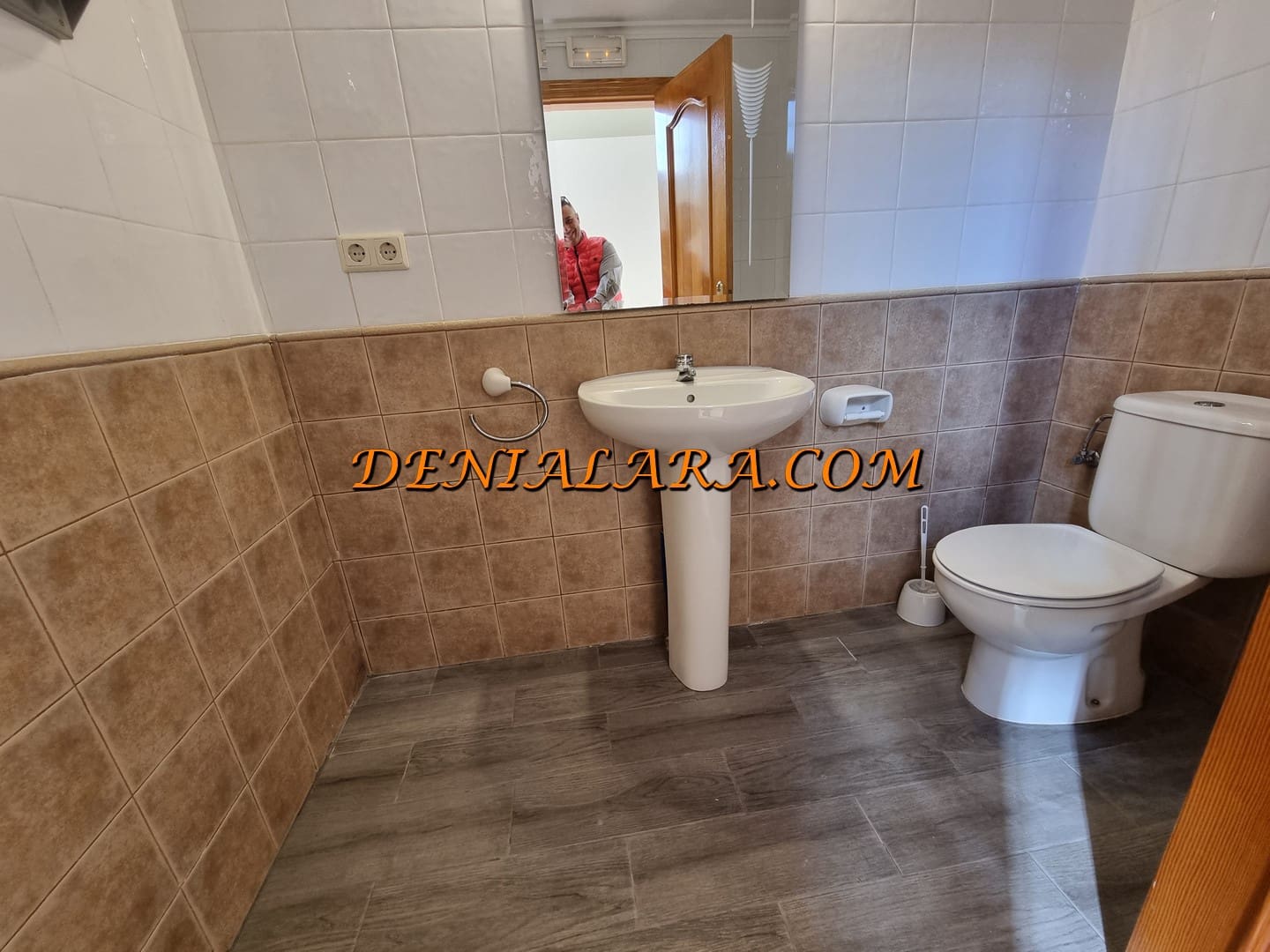 Kaupallinen vuokrattavana paikassa Denia - 1 300 € (Ref: 9841889)