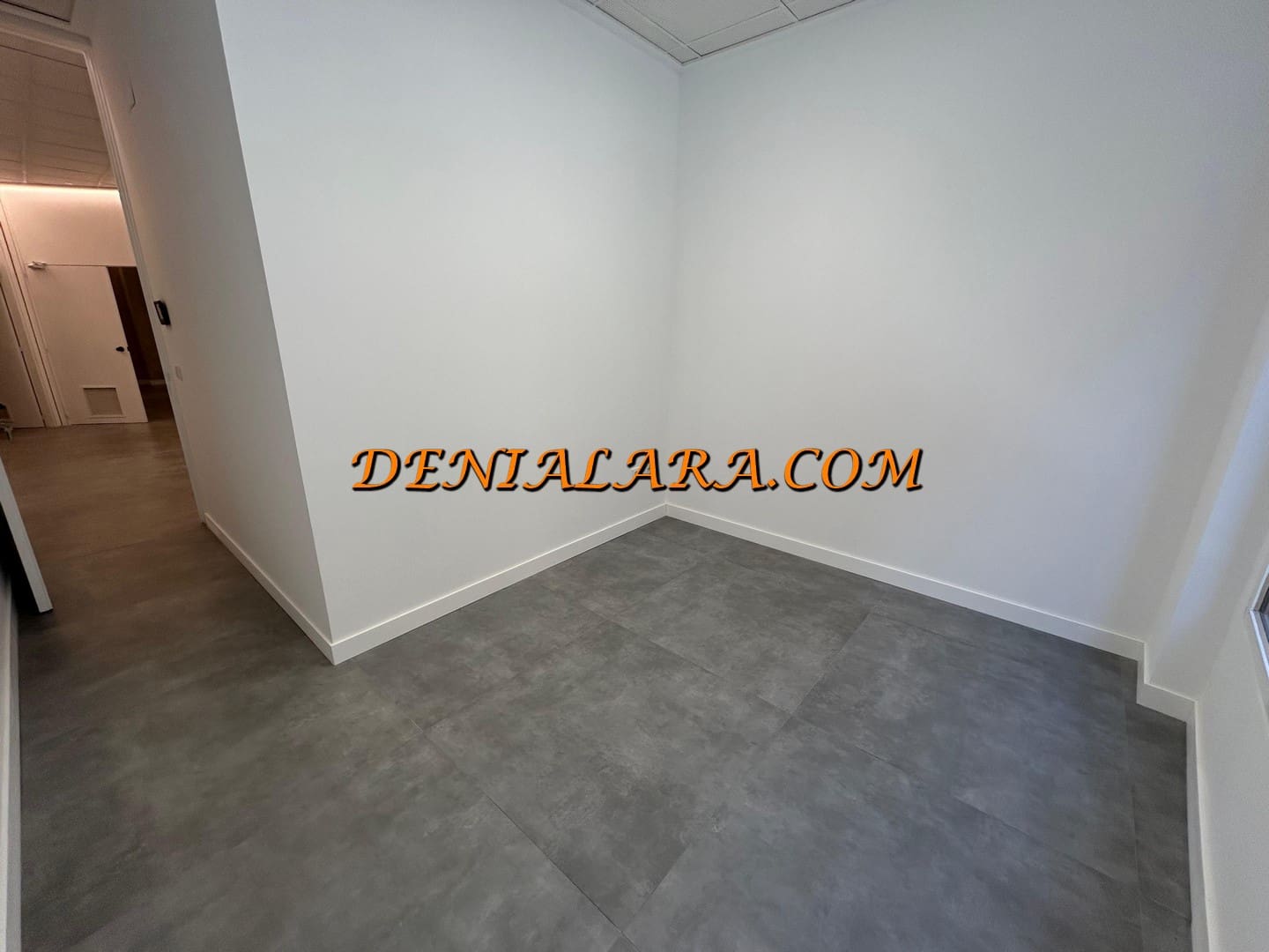 5 slaapkamer Commercieel te huur in Denia - € 395 (Ref: 9848254)