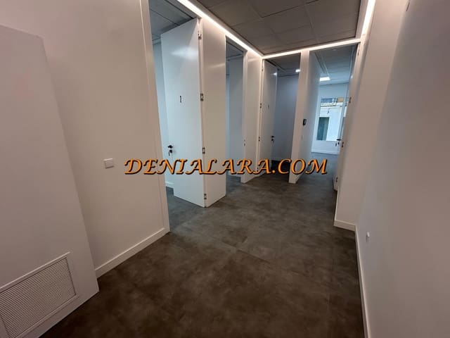 5 slaapkamer Commercieel te huur in Dénia - € 395 (Ref: 9848254)