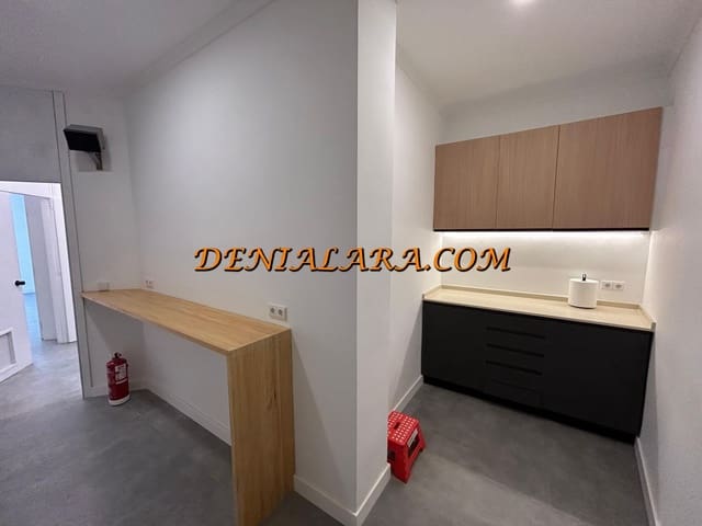 5 slaapkamer Commercieel te huur in Dénia - € 395 (Ref: 9848254)