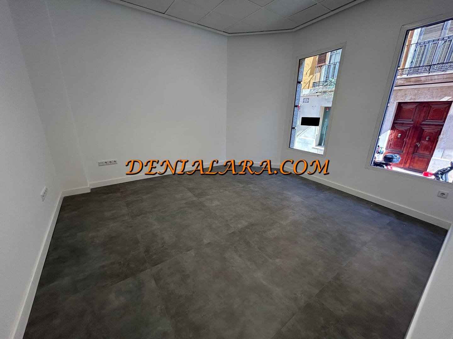 5 slaapkamer Commercieel te huur in Denia - € 395 (Ref: 9848254)