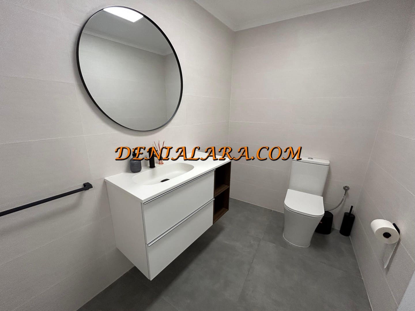 5 slaapkamer Commercieel te huur in Denia - € 395 (Ref: 9848254)