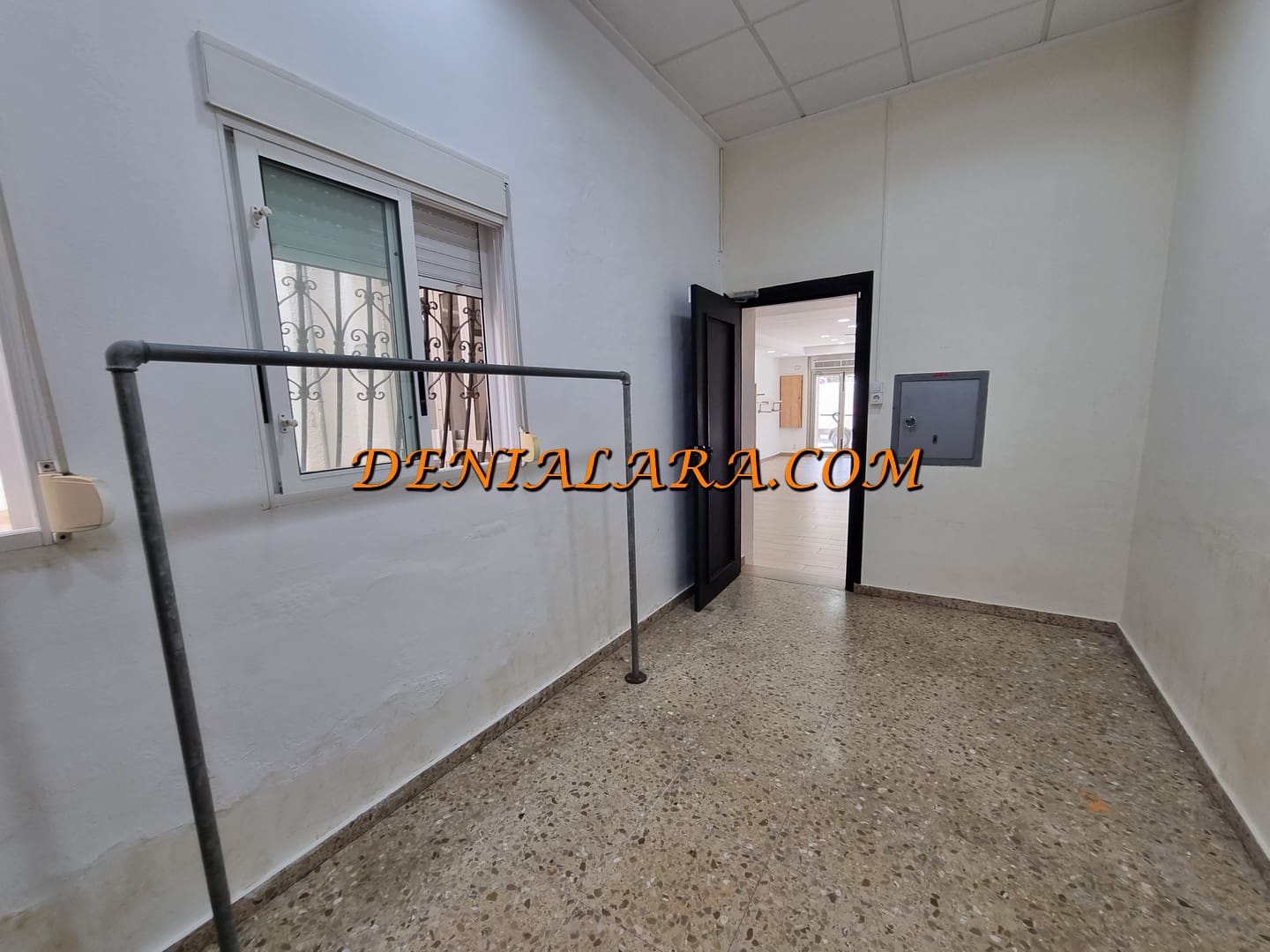 Commercial for rent in Denia - € 1,600 (Ref: 9854458)