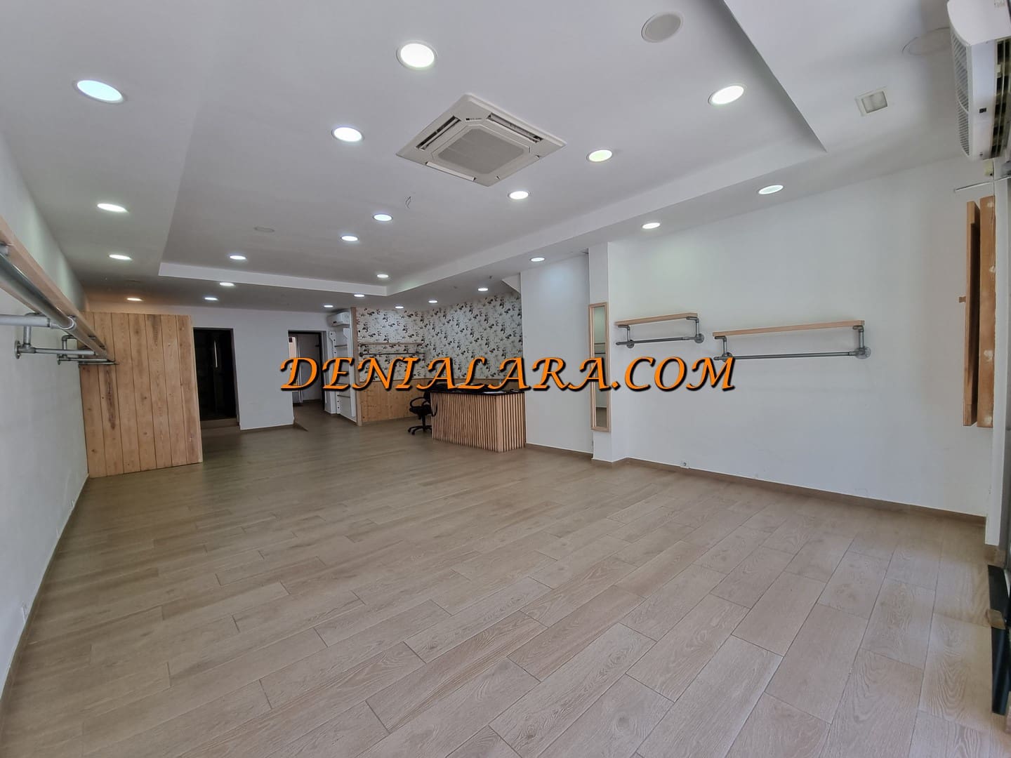 Commercial for rent in Denia - € 1,600 (Ref: 9854458)