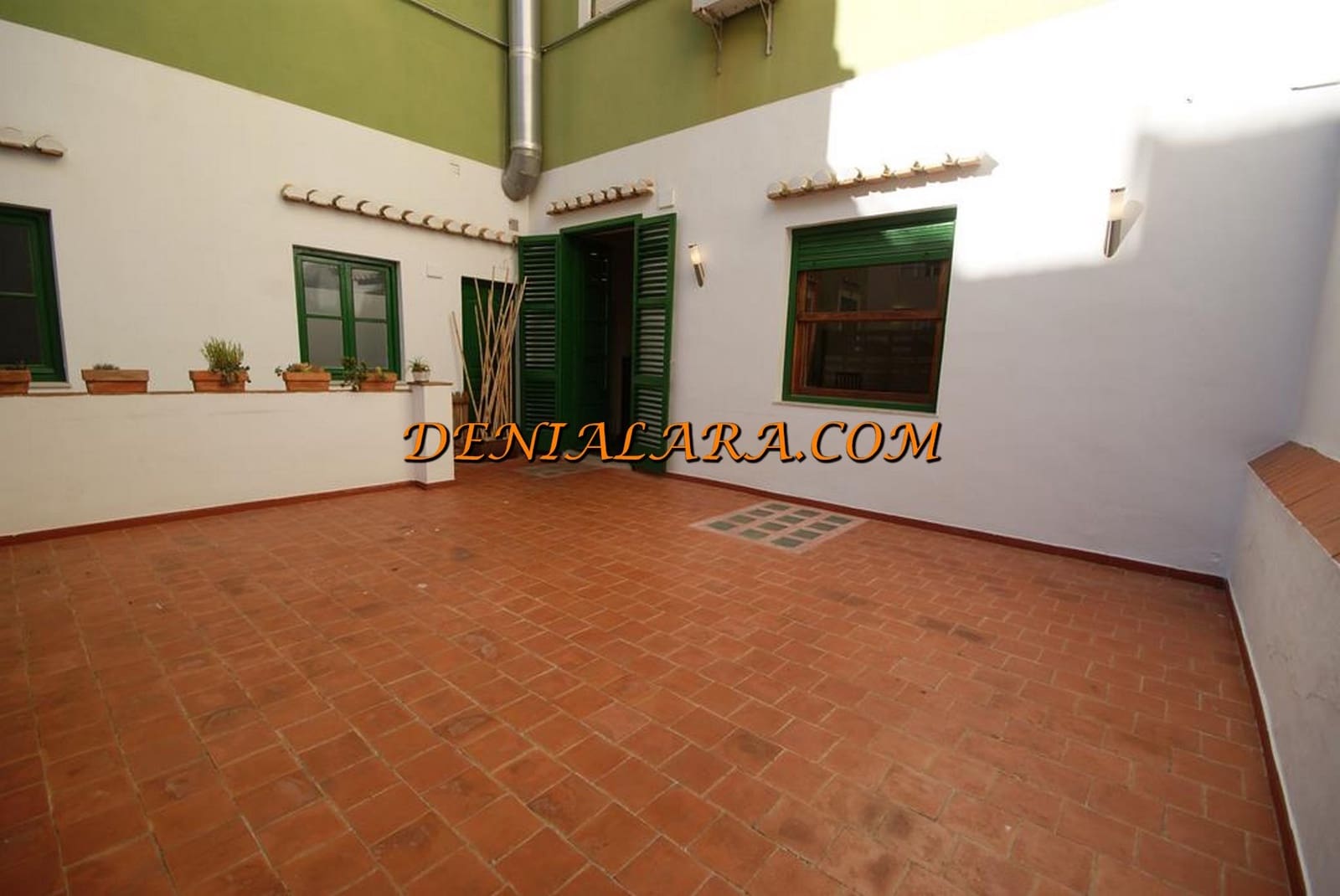 8 bedroom Apartment for sale in Denia - € 549,999 (Ref: 9860874)