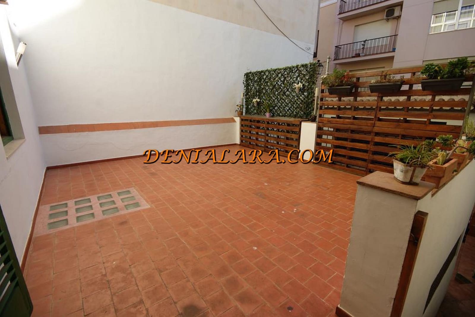 8 bedroom Apartment for sale in Denia - € 549,999 (Ref: 9860874)