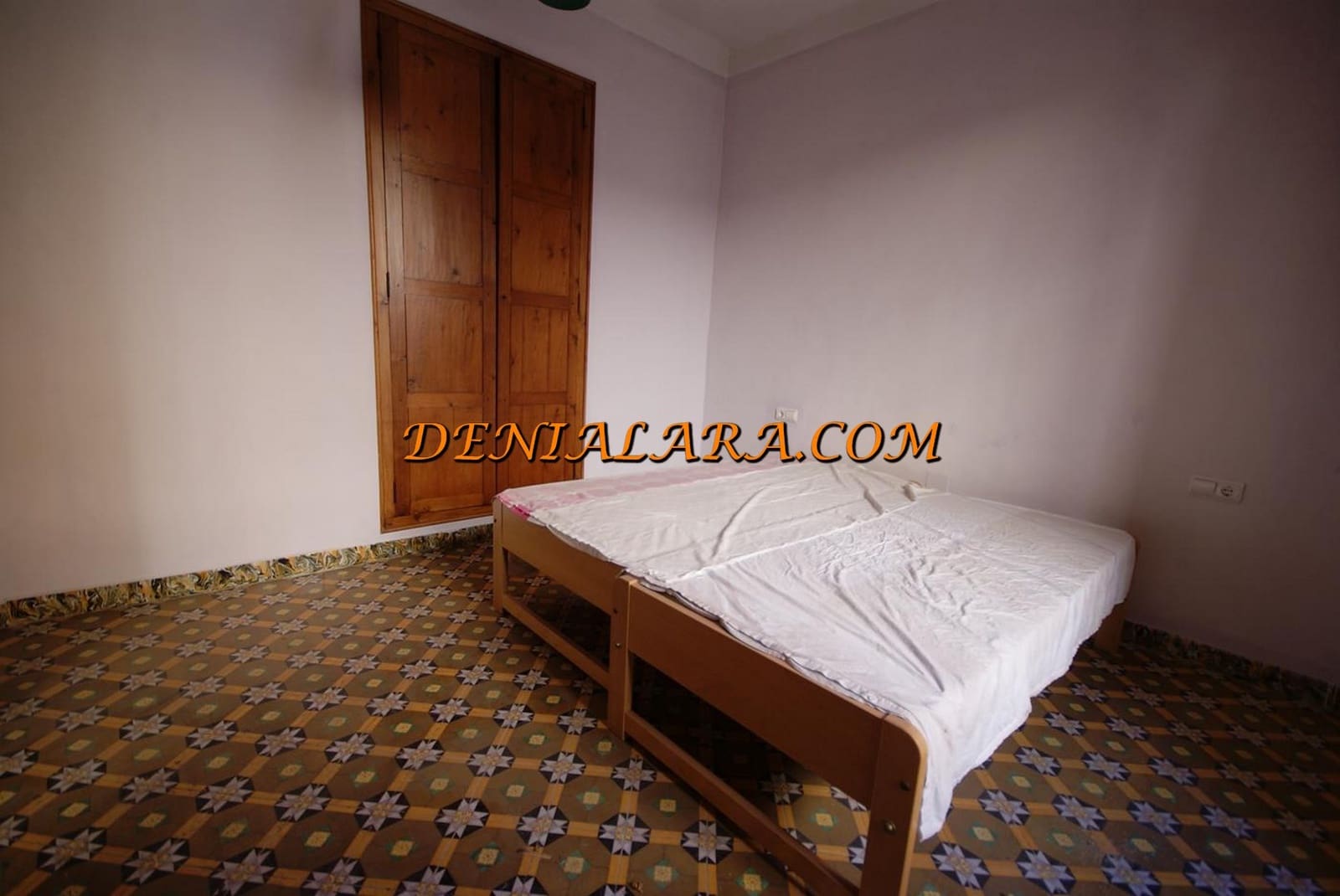 8 bedroom Apartment for sale in Denia - € 549,999 (Ref: 9860874)