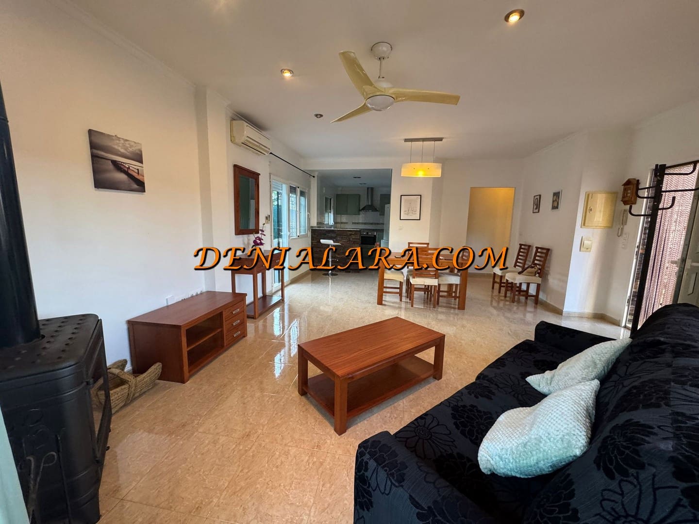 2 bedroom Villa for rent in Sagra - € 1,017 (Ref: 9863455)