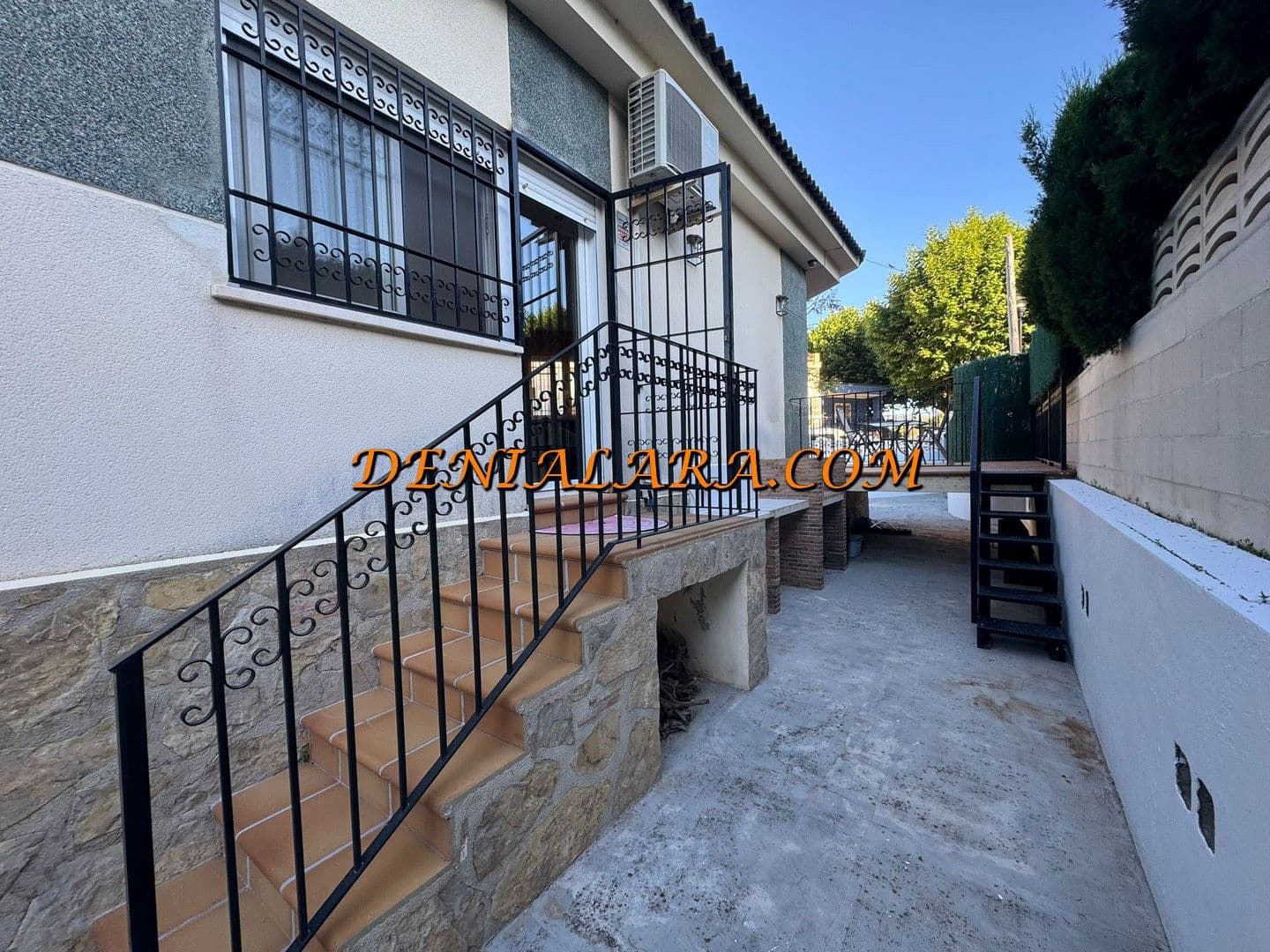 2 bedroom Villa for rent in Sagra - € 1,017 (Ref: 9863455)