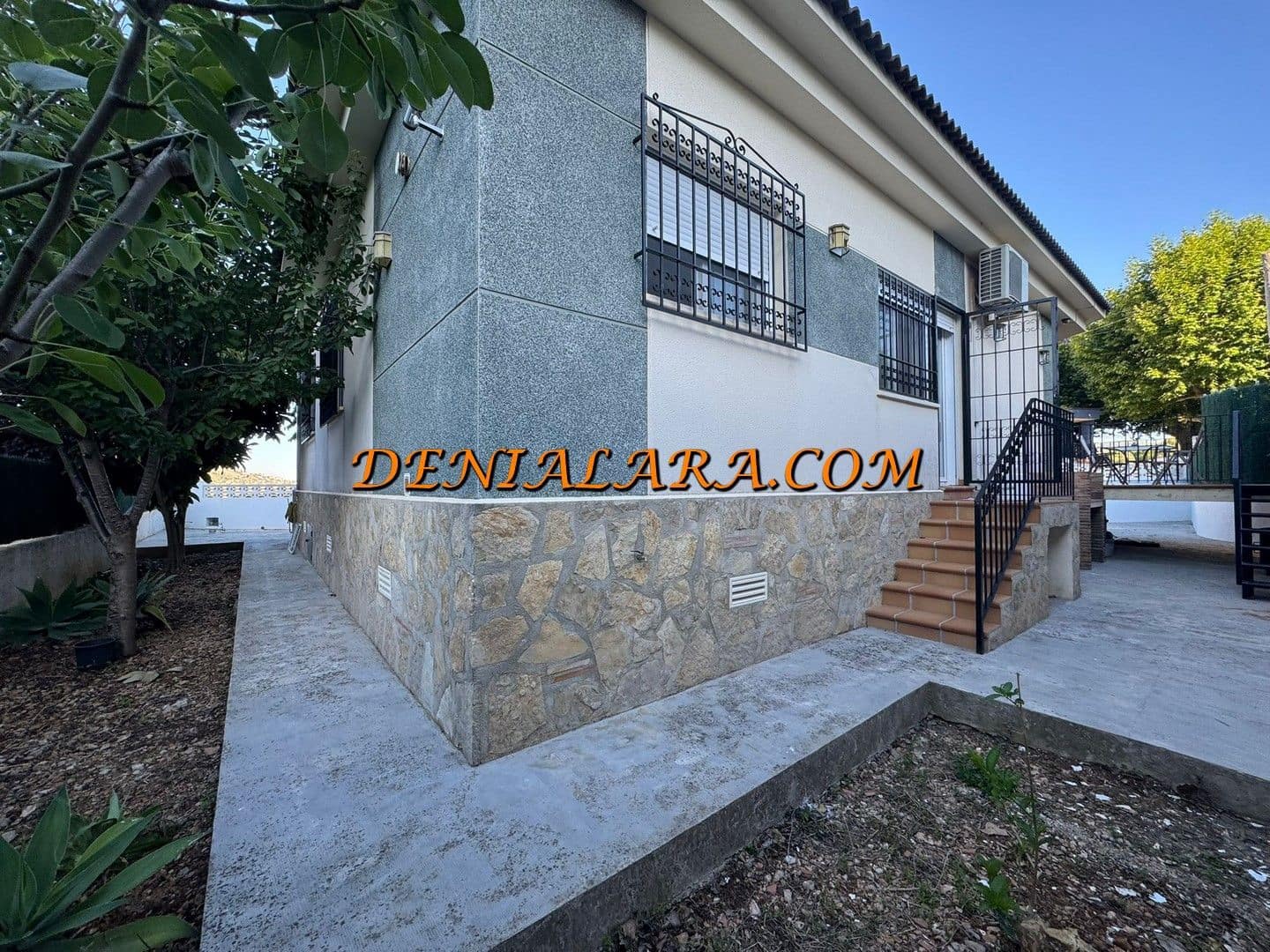 2 bedroom Villa for rent in Sagra - € 1,017 (Ref: 9863455)