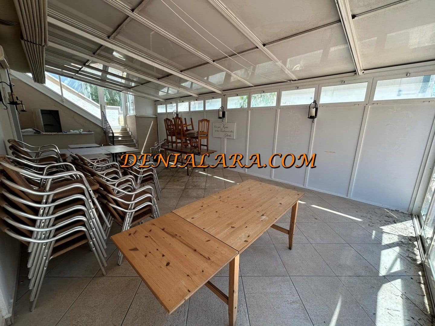 Comercial para venda em Denia - 240 000 € (Ref: 9867601)