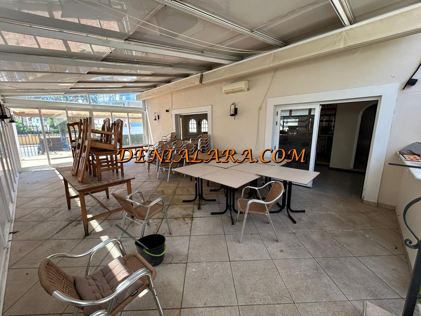 Comercial para venda em Denia - 240 000 € (Ref: 9867601)